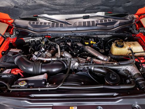 Used 2017 Ford F250 Lariat w/ Chrome Package image 30