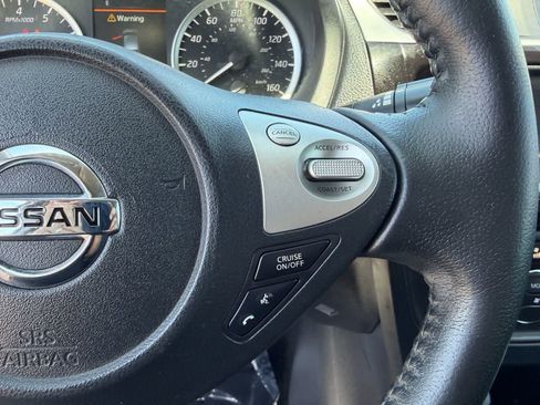 Certified 2019 Nissan Sentra SV FWD image 32