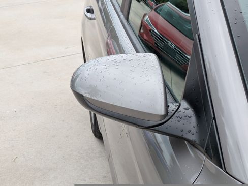 Used 2020 Hyundai Elantra SEL FWD image 8