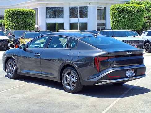 Certified 2025 Kia K4 FWD image 3