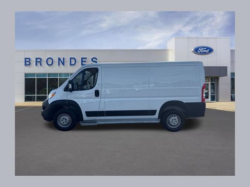 Used 2025 RAM ProMaster 2500 w/ U-Haul Equipment Group FWD image 1