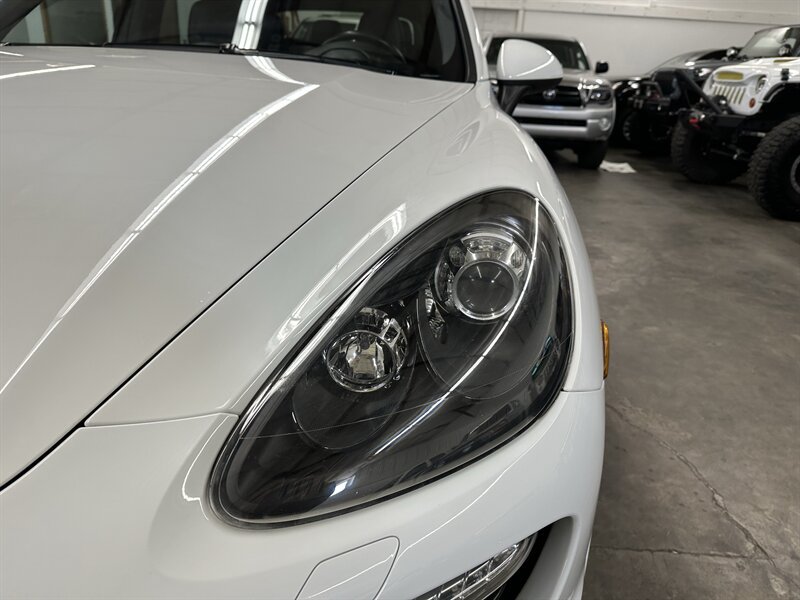 Used 2014 Porsche Cayenne GTS AWD/4WD image 36