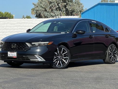Used 2023 Honda Accord Touring image 8