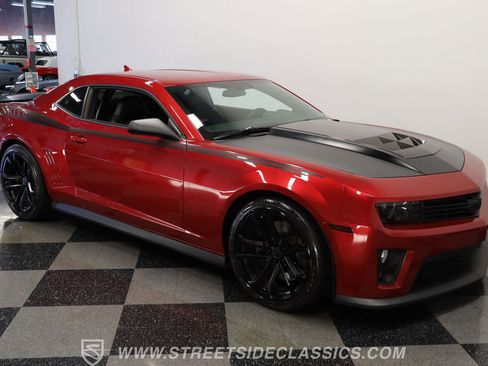 Used 2013 Chevrolet Camaro ZL1 image 13