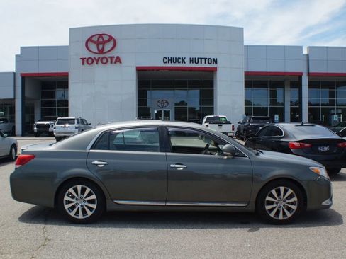 Used 2011 Toyota Avalon Limited FWD image 1