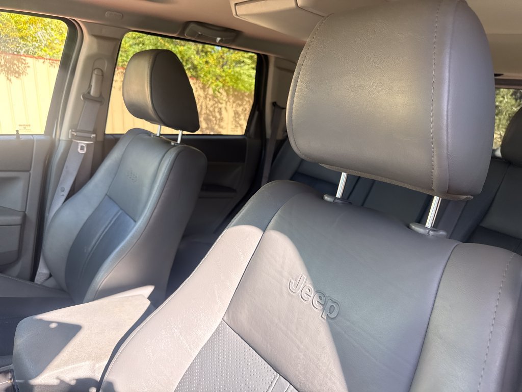Used 2005 Jeep Grand Cherokee Limited AWD/4WD image 12