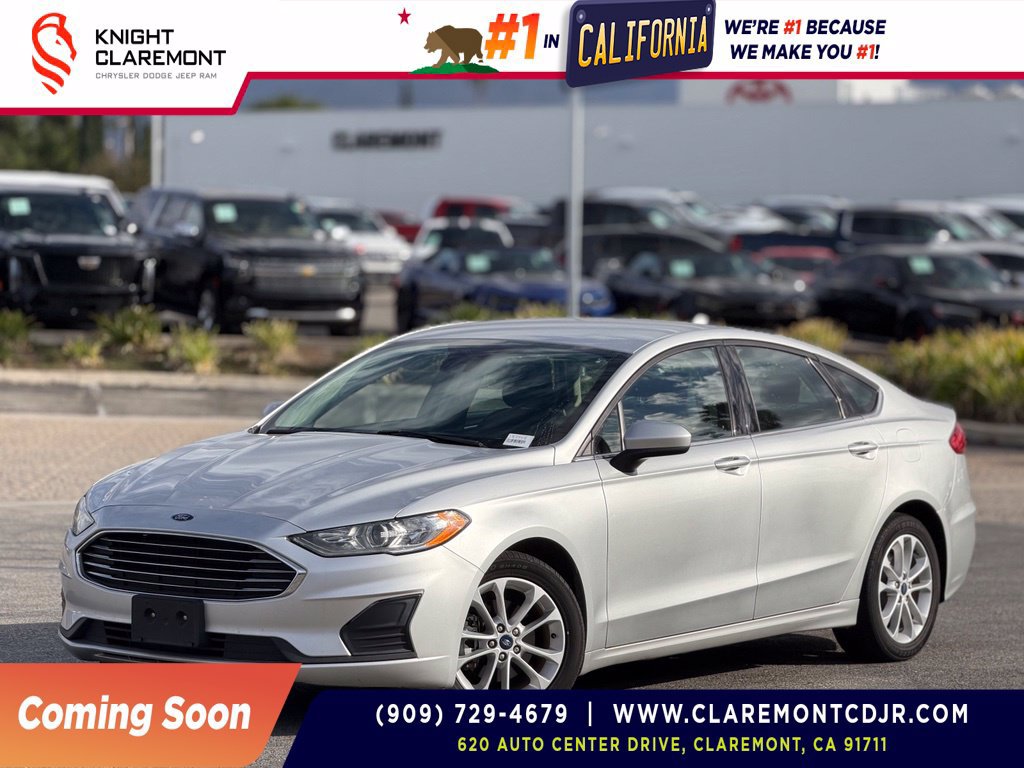 Used 2019 Ford Fusion SE FWD image 1