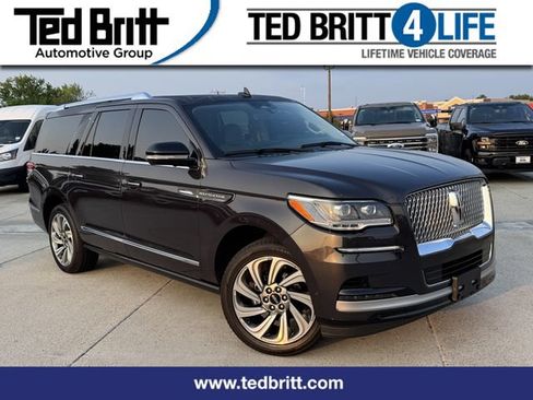 Used 2022 Lincoln Navigator L Reserve AWD/4WD image 1
