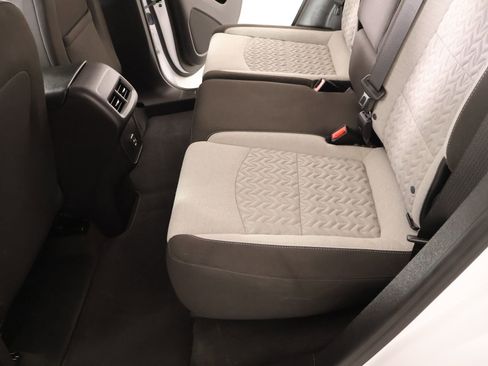 Used 2024 Chevrolet Equinox LT w/ Driver Convenience Package image 12