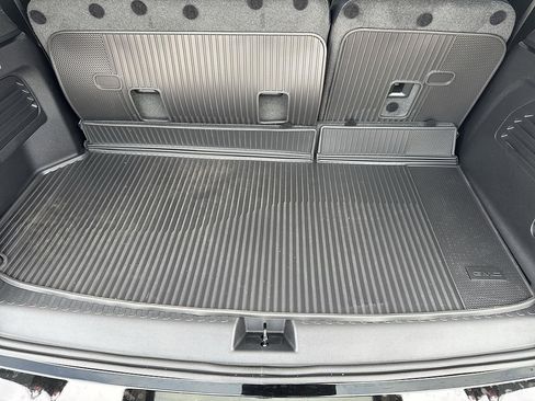 New 2026 GMC Acadia Denali Ultimate w/ LPO, Floor Liner Package AWD/4WD image 27