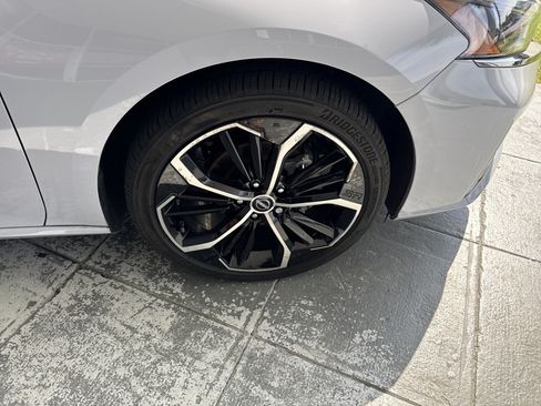 Used 2024 Nissan Altima 2.5 SR FWD image 12