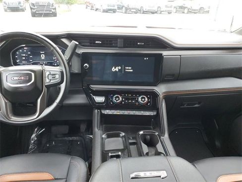 Used 2025 GMC Sierra 2500 AT4 w/ AT4 Premium Plus Package image 10