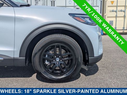 Certified 2025 Ford Explorer Active RWD image 11