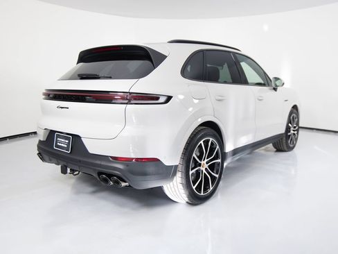 Certified 2026 Porsche Cayenne E-Hybrid AWD/4WD image 53