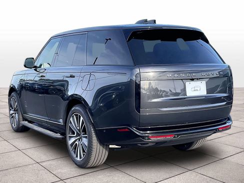 New 2025 Land Rover Range Rover SE image 3