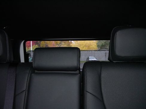 Certified 2025 Toyota 4Runner TRD Off-Road image 31