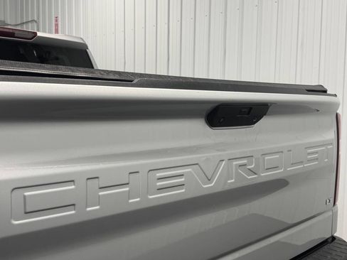 Used 2021 Chevrolet Silverado 1500 LT image 6