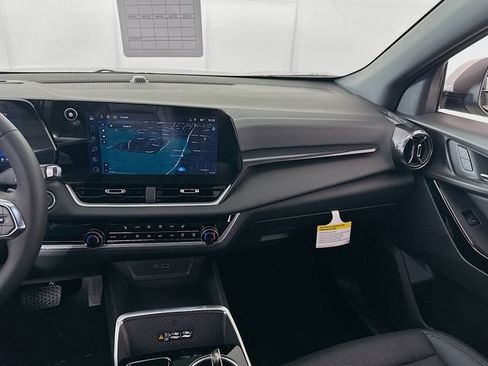 New 2026 Chevrolet Equinox LT w/ Convenience Package II image 24