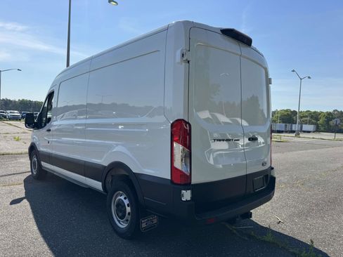New 2026 Ford Transit 250 148 Medium Roof RWD image 5