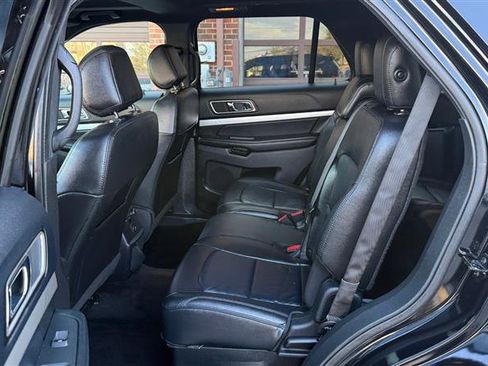 Used 2016 Ford Explorer XLT w/ Equipment Group 202A image 23