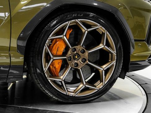 Used 2023 Lamborghini Urus Performante AWD/4WD image 74