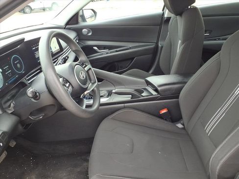 Used 2024 Hyundai Elantra SEL image 13