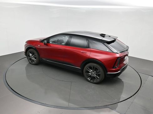 New 2027 Cadillac Optiq Premium Sport w/ LPO, Floor Liner Package AWD/4WD image 40