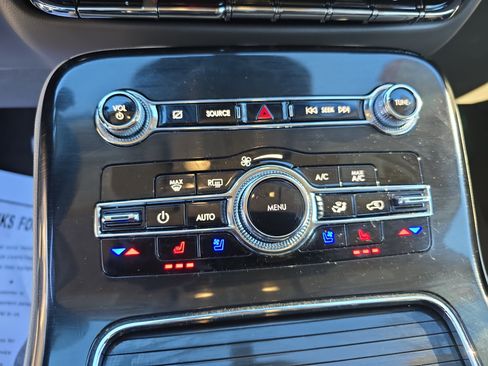 Used 2022 Lincoln Nautilus Reserve image 20