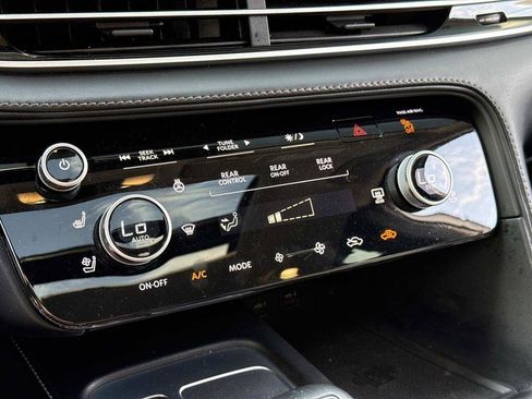 Used 2025 INFINITI QX60 Luxe w/ Vision Package AWD/4WD image 14