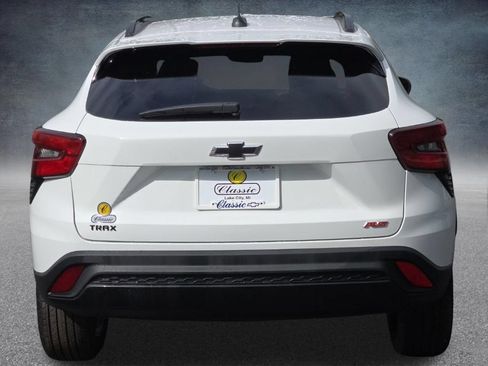 Used 2024 Chevrolet Trax RS FWD image 5