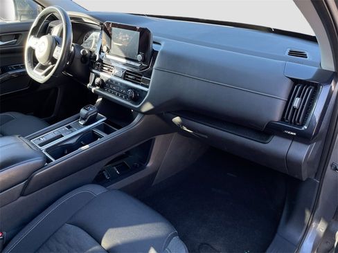 Certified 2022 Nissan Pathfinder SV image 27