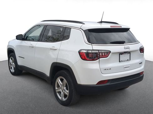 Used 2024 Jeep Compass Latitude w/ Sun and Sound Group AWD/4WD image 6