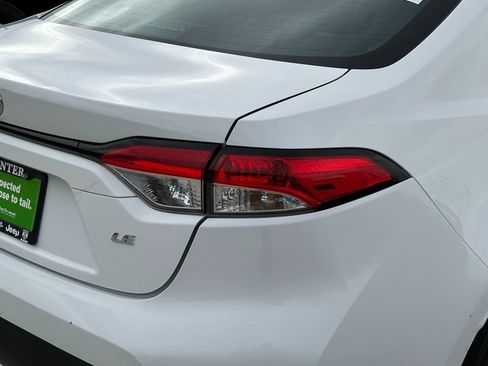 Used 2022 Toyota Corolla LE image 19