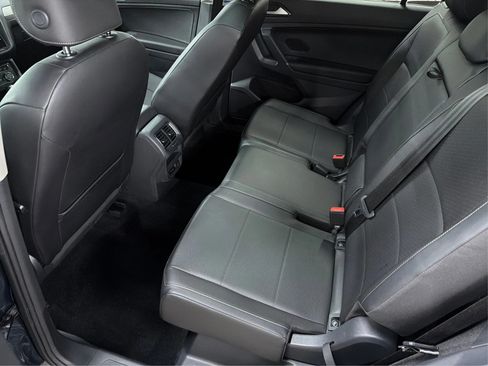 Used 2018 Volkswagen Tiguan SEL FWD image 14