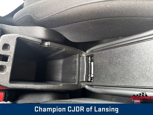 Used 2023 Jeep Renegade Latitude image 27