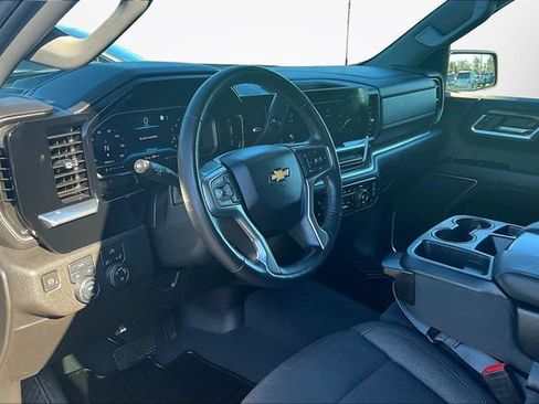 Used 2022 Chevrolet Silverado 1500 LT image 12