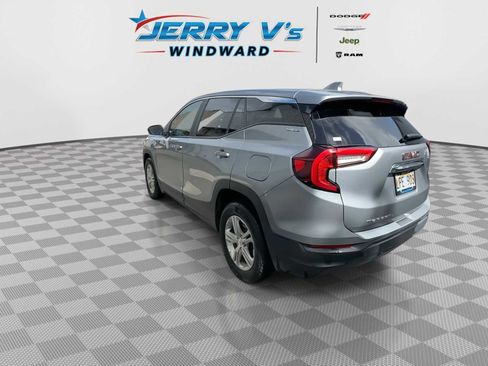 Used 2024 GMC Terrain SLE image 6