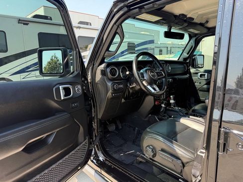 Used 2022 Jeep Wrangler Unlimited Rubicon 4xe w/ Steel Bumper Group AWD/4WD image 15