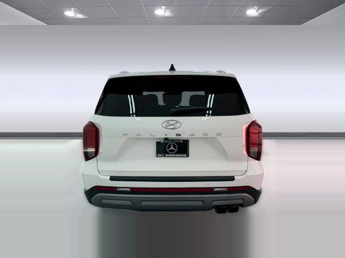 Used 2023 Hyundai Palisade Limited w/ Cargo Package FWD image 9