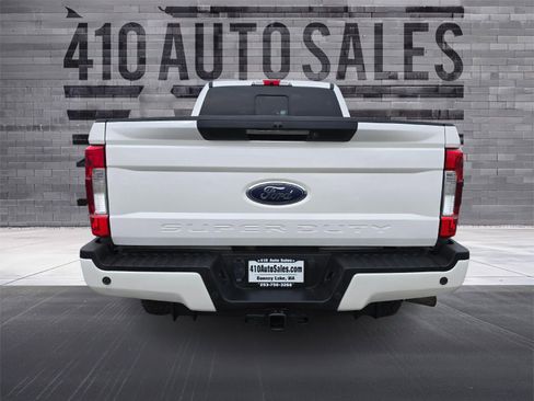 Used 2019 Ford F350 Lariat image 4