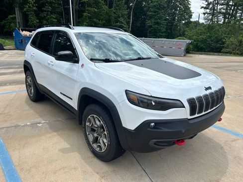 Used 2023 Jeep Cherokee Trailhawk AWD/4WD image 1