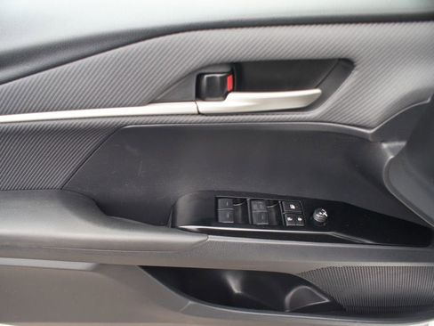 Used 2025 Toyota Camry SE FWD image 28