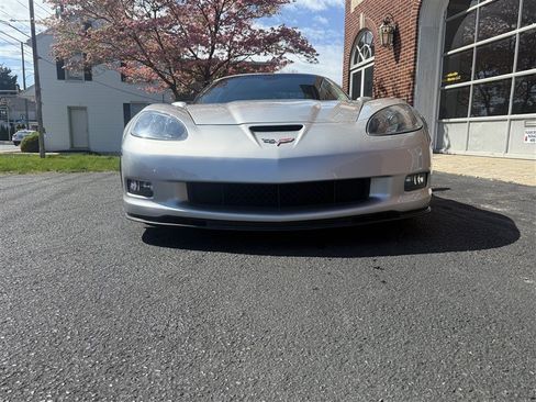 Used 2006 Chevrolet Corvette Z06 w/ Preferred Equipment Group RWD image 5