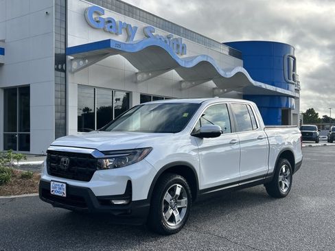 Certified 2025 Honda Ridgeline RTL image 2