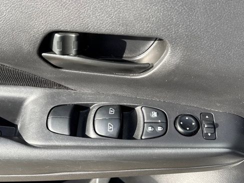 Used 2024 Nissan Kicks S image 12