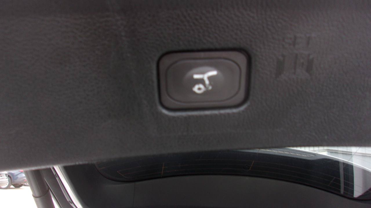 Used 2019 Ford Edge SEL w/ Equipment Group 201A AWD/4WD image 9