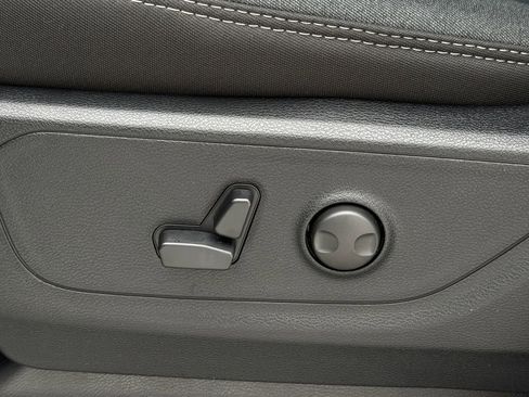 New 2026 RAM 1500 4x4 Crew Cab image 25