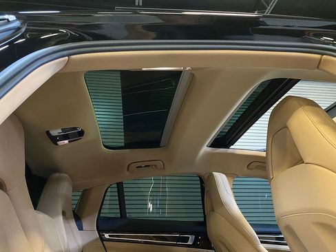 Used 2020 Porsche Panamera 4S image 28