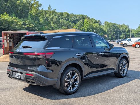 Used 2023 INFINITI QX60 Luxe w/ Performance Audio Package AWD/4WD image 9