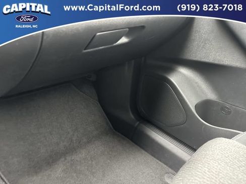 Used 2025 Nissan Rogue SV FWD image 27